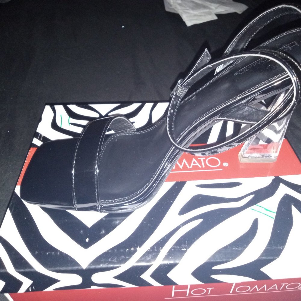 Brand New Never Worn Women 👠 Heels In Size 11 Made By Hot Tomato For $40 - Picture 2 of 3